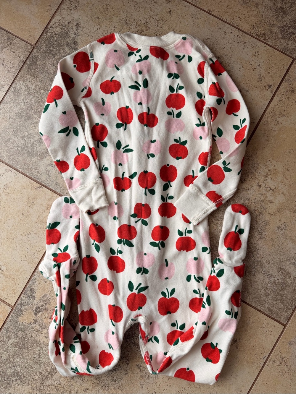 Hanna Andersson 3T Apple Print Organic Cotton Footed Sleeper Pajamas - Picture 5 of 6